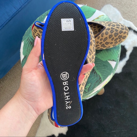 SOLD Rothys leopard cheetah round toe flats - Picture 7 of 7